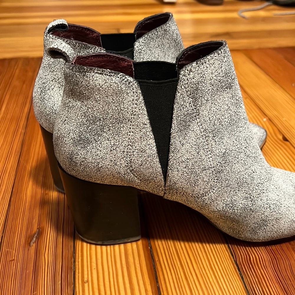 Report Heels